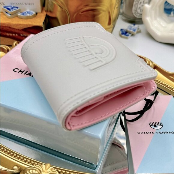 🆕 CHIARA FERRAGNI 🧿 BNIB Range A Eyelike Bifold Wallet, Grey - Picture 5 of 16